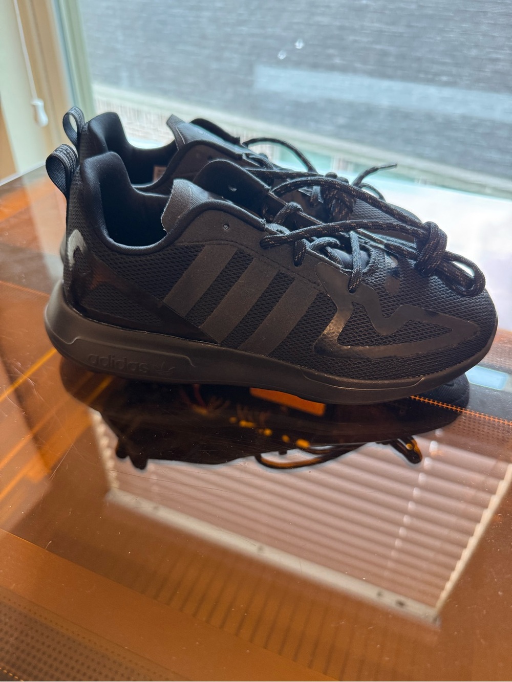 Boys sneakers 2.5